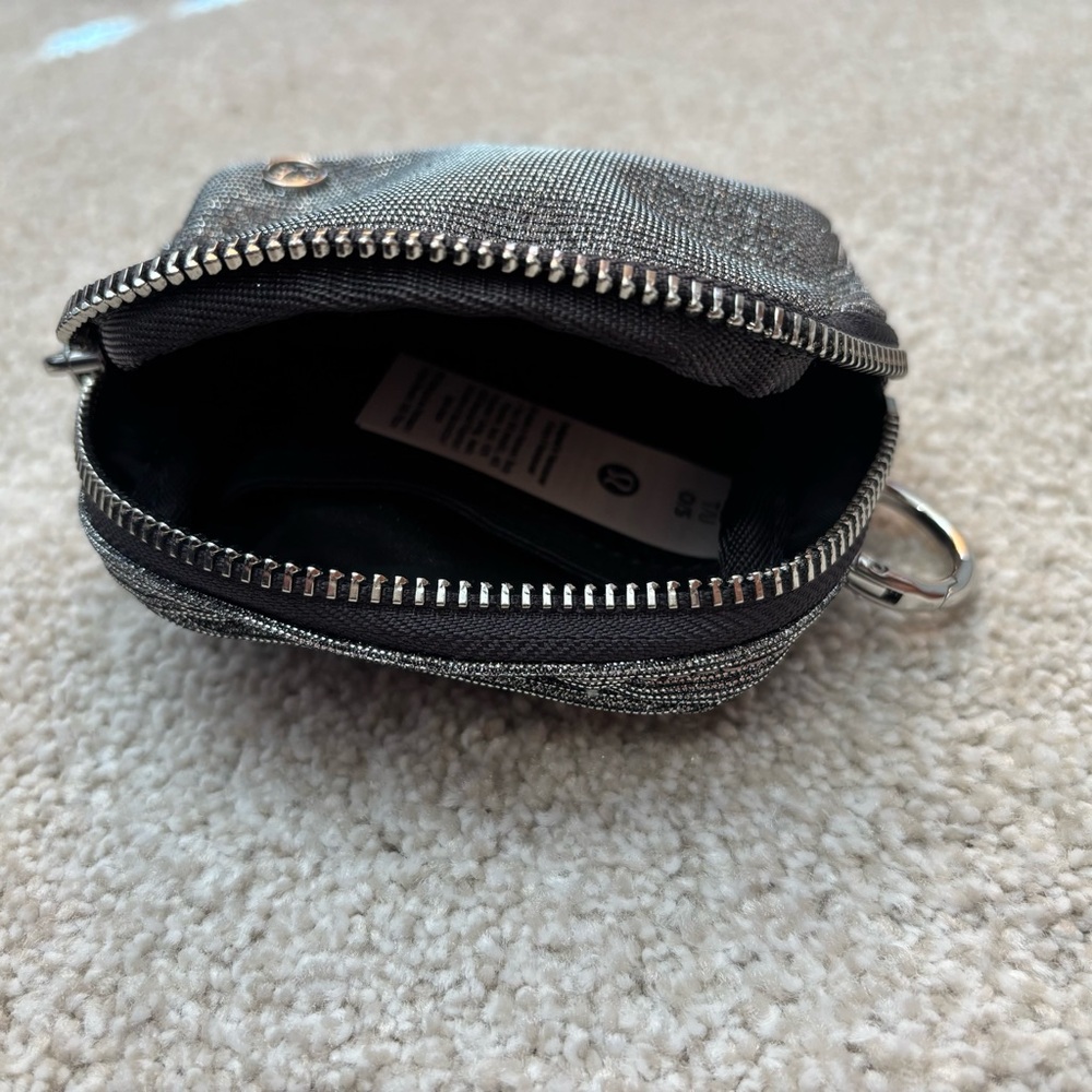 Lululemon Everywhere Belt Bag Nano Glitter Silver NWT - Picture 6 of 6